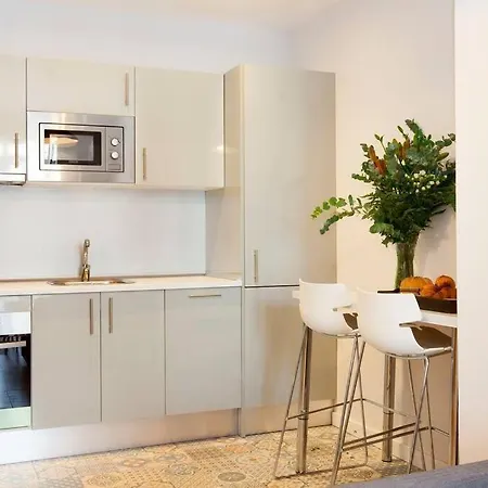 Perfectly Located 4Bed 4Bath Apartment In Eixample Barcelone