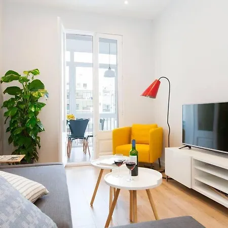 Perfectly Located 4Bed 4Bath Apartment In Eixample Appartement *